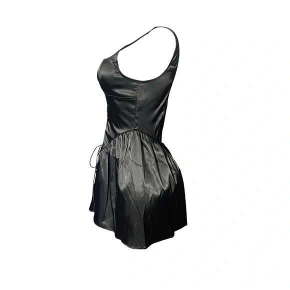 Elegant Black Satin Dress - Picture 3 of 4